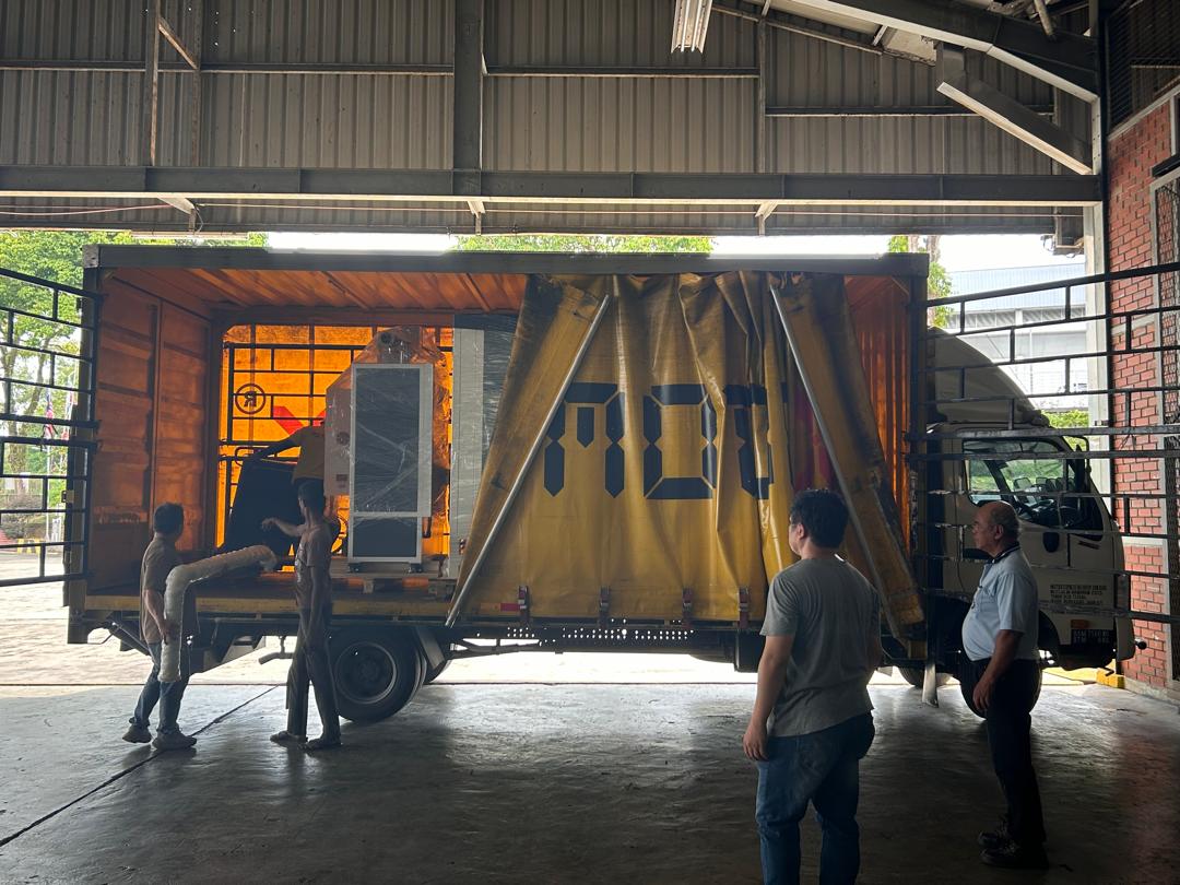 Machine-Tools-Cargo-Transport-Delivery