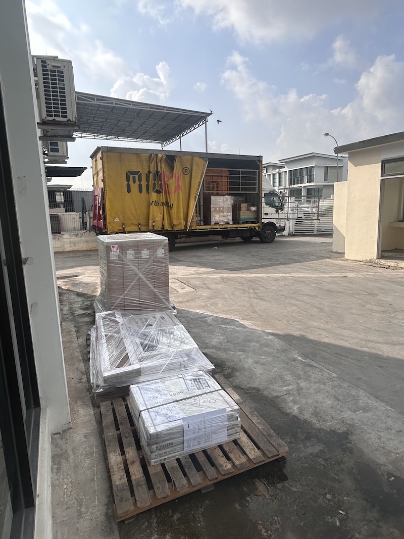 Ceramic Tiles Cargo Transport Delivery